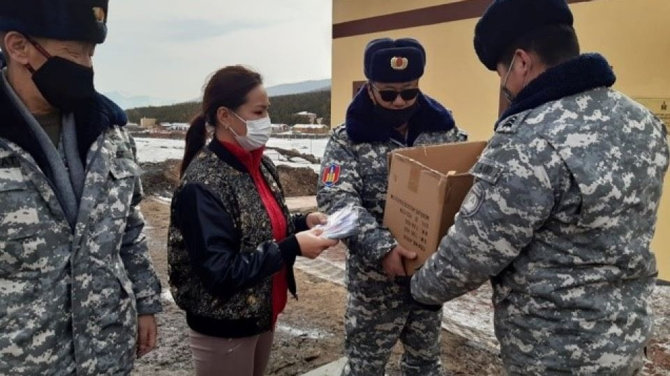 “Траст трейд” ХХК өөрийн нэрийн бүтээгдэхүүнээр алба хаагчдад дэмжлэг үзүүлэв