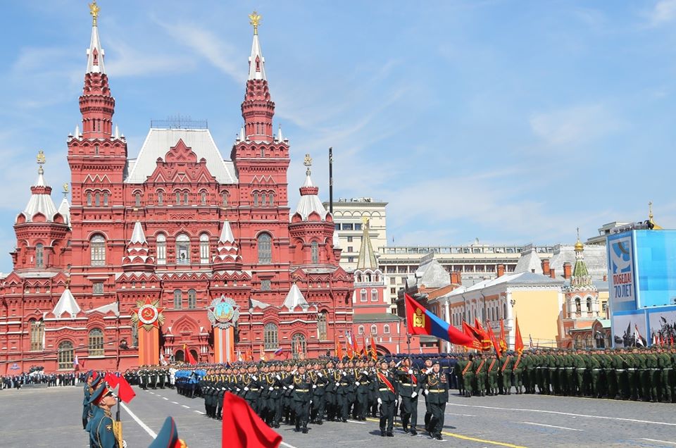 Ялалтын парадыг дамжуулахгүй болсонд ОХУ-ын ЭСЯ хилэгнэжээ