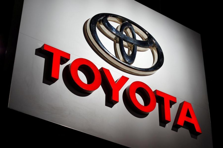 “Toyota” Япон дахь хос хөдөлгүүрт автомашинуудаа эргүүлэн татна