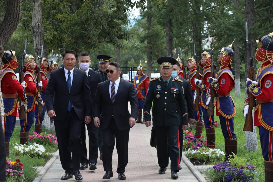Монгол Улсын Ерөнхийлөгч Х.Баттулга өнөөдөр Батлан хамгаалах яаманд ажиллалаа.