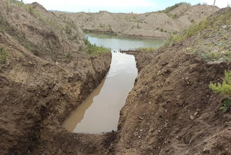 Голын урсгал өөрчлөн олборлолт хийсэн ААН-ийн үйл ажиллагааг зогсоолоо