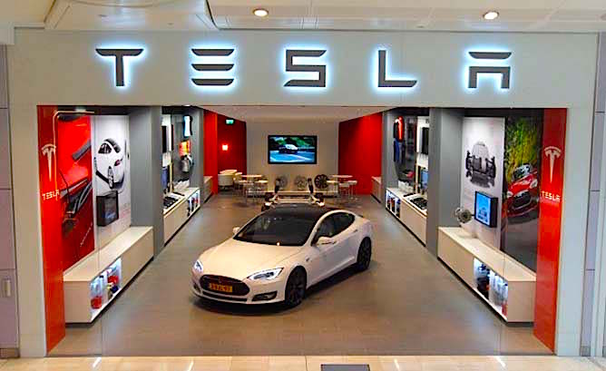 “Tesla” компанийн гуравдугаар улирлын орлого шинжээчдийн таамаглаж байснаас давжээ