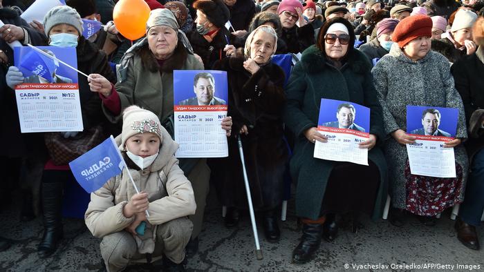 Киргизийн Ерөнхийлөгчийн сонгуульд үндэсний үзэлтэн Садыр Жапаров яллаа