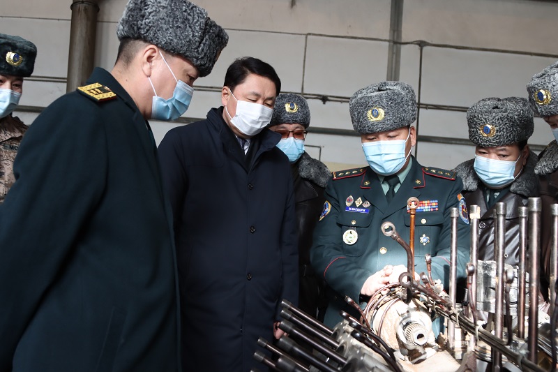 БАТЛАН ХАМГААЛАХЫН САЙД Г.САЙХАНБАЯР ЗЭВСЭГТ ХҮЧНИЙ 011 ДҮГЭЭР АНГИД АЖИЛЛАЛАА