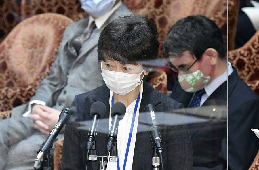 Японы Засгийн газрын төлөөлөгч Ямада Макико үнэтэй, тансаг зоог барьсаныхаа төлөө уучлал гуйлаа