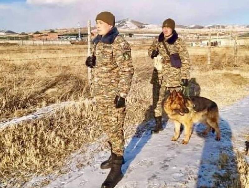 Зургаан хүн хилийн зурваст зөвшөөрөлгүй нэвтэрснийг илрүүлэн саатуулжээ.