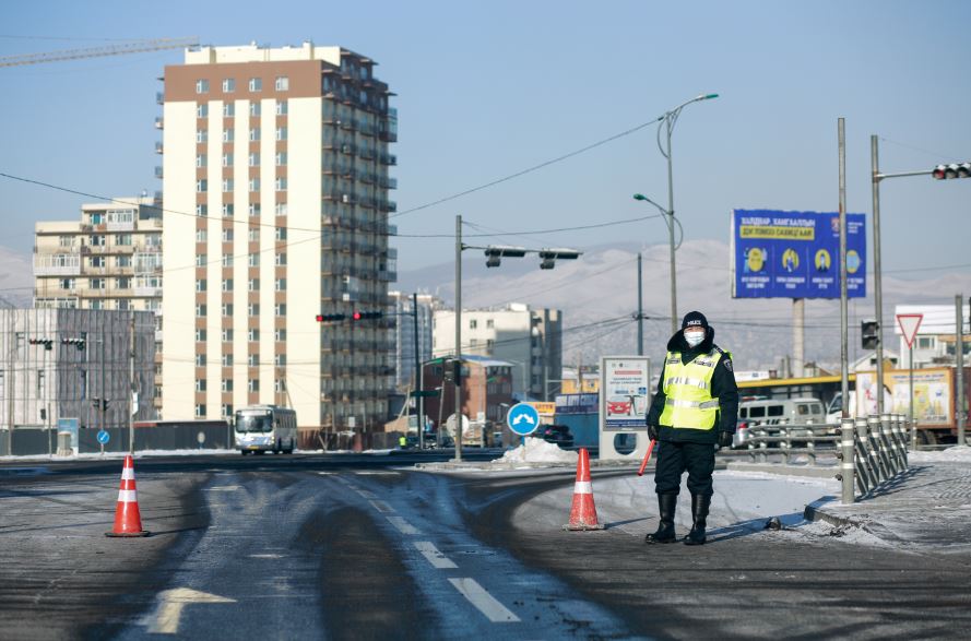 Төрийн албаныхан өглөө 08:30-аас өмнө, орой 17:00 цагаас хойш хөдөлгөөнд оролцоно.