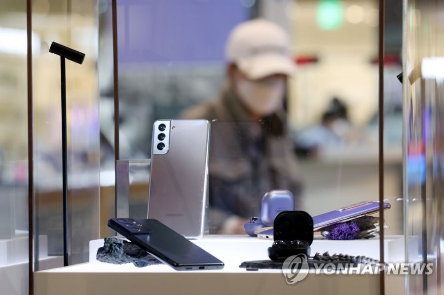 “Samsung” шинэ гар утаснуудаа наймдугаар сард танилцуулж магадгүй