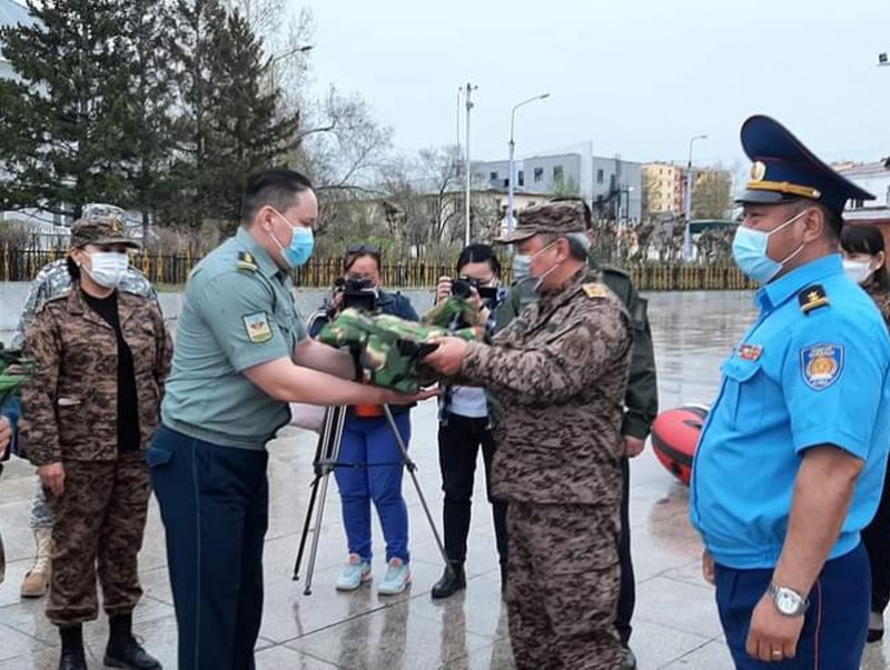 Нэн шаардлагатай техник, тоног төхөөрөмжийг гардуулан өглөө