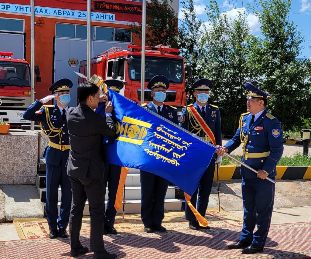 Дундговь аймгийн Онцгой байдлын газар “Цэргийн гавьяаны одон”-оор шагнагдлаа.