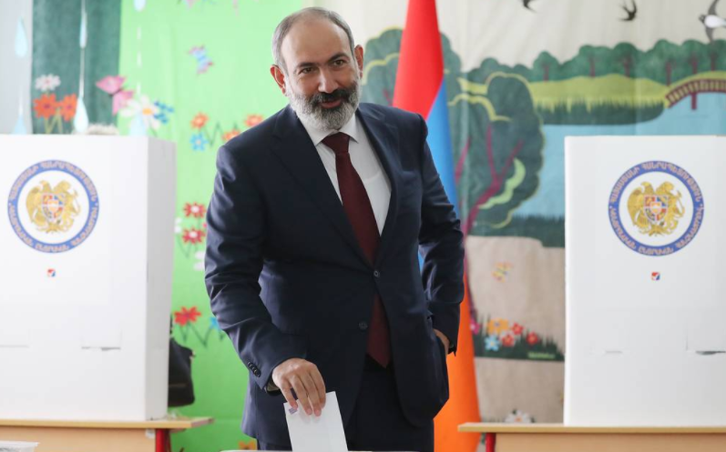 Арменийн парламентын ээлжит бус сонгуульд Пашиняны нам тэргүүлж байна.
