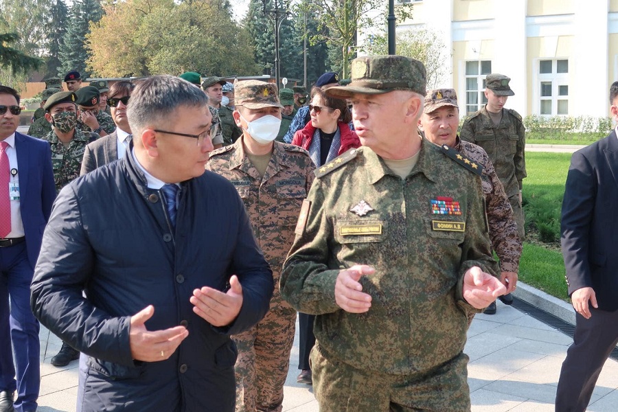 Батлан хамгаалахын дэд сайд Б.Баярмагнай ОХУ-д айлчлав