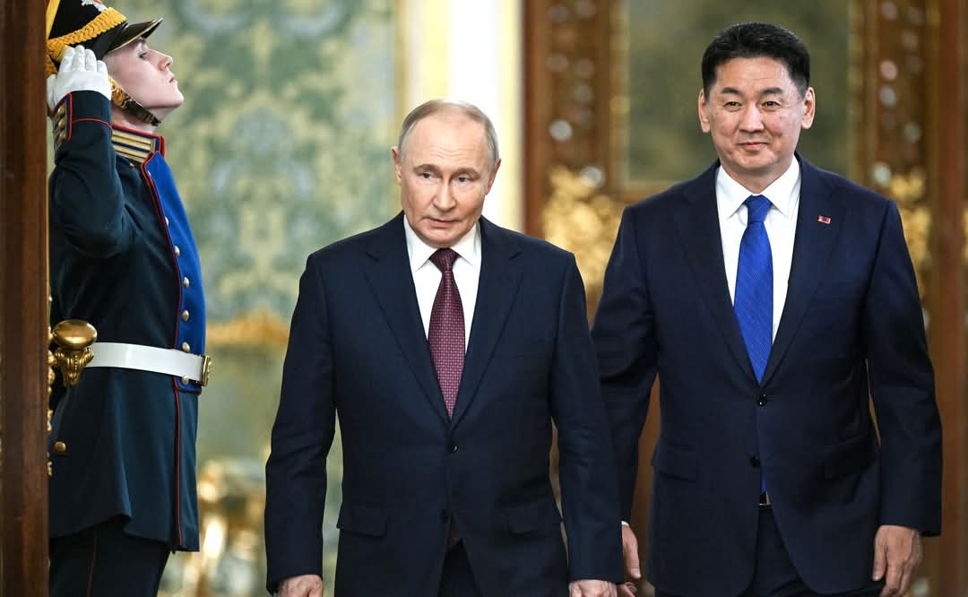 Монгол Улсын Ерөнхийлөгч У.Хүрэлсүх, ОХУ-ын Ерөнхийлөгч В.В.Путин нар албан ёсны уулзалт хийлээ