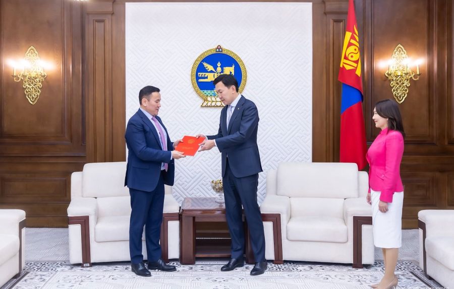 УИХ-ын чуулганы хуралдааны дэгийн тухай хуульд нэмэлт, өөрчлөлт оруулах тухай хуулийн төслийг өргөн мэдүүлэв