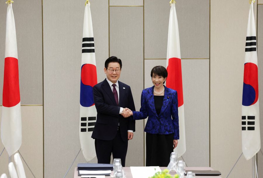 Японы Ерөнхий сайд Такаичи Санаэ, БНСУ-ын Ерөнхийлөгч Ли Жэ Мён өнөөдөр Японд уулзлаа.