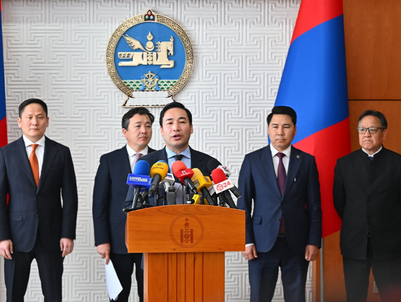 Ерөнхийлөгчийн санаачилгаар Хөвсгөл нуурын их цэвэрлэгээний аян зохион байгуулна