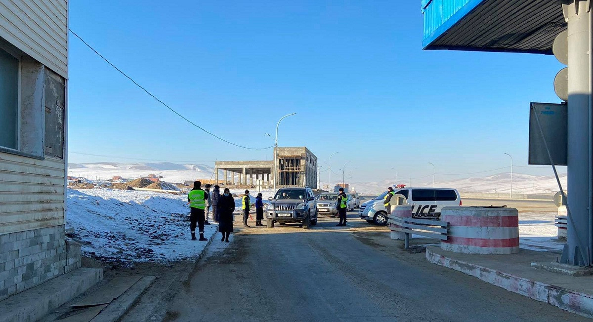 Авто тээврийн шалган нэвтрүүлэх товчоодод эрүүл мэндийн хяналт хийгдэж байна