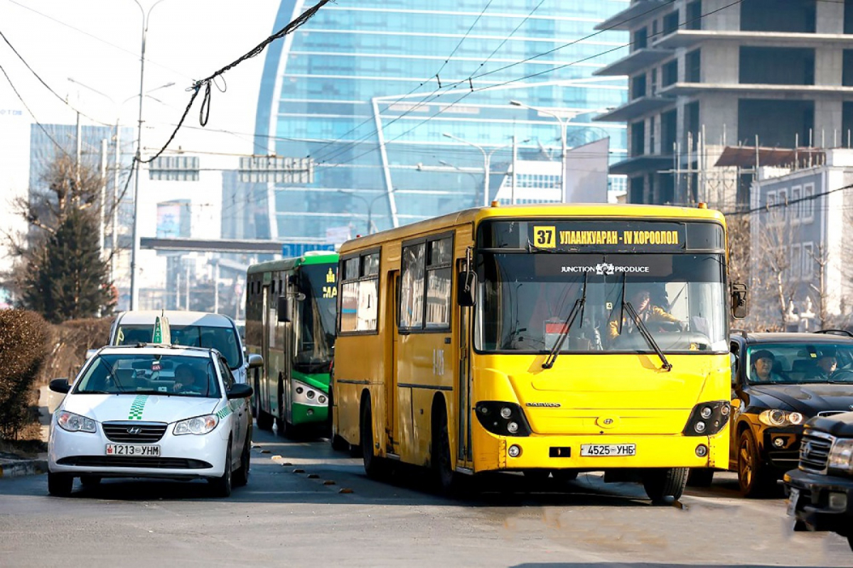 Сар шинээр автобусны тоо, маршрутыг ХЯЗГААРЛАХ санал гаргажээ