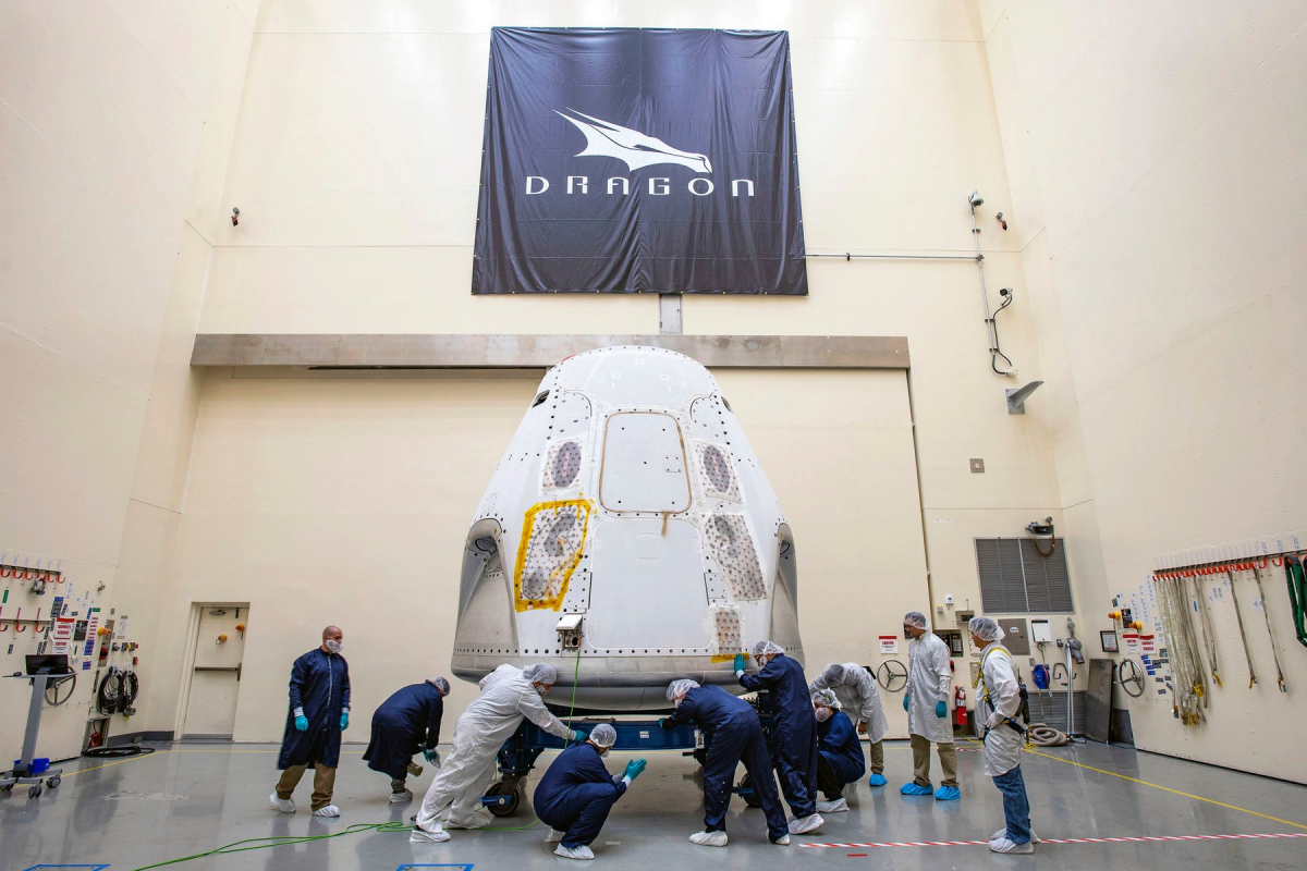 “SpaceX” компани “Crew Dragon” сансрын хөлгөө хөөргөнө