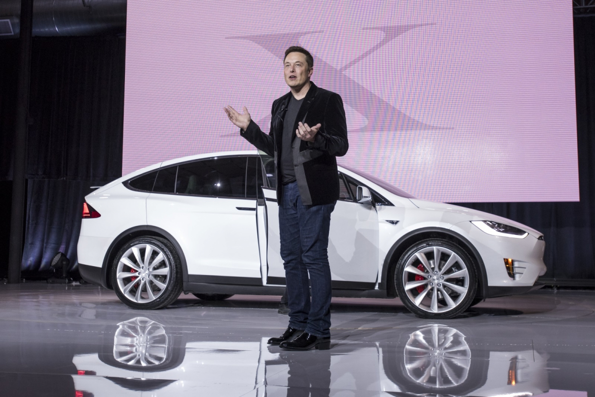 “Tesla” компанийн ерөнхий захирал Илон Маск тэрбумтнуудын жагсаалтад Билл Гейтсийг гүйцэж түрүүлжээ