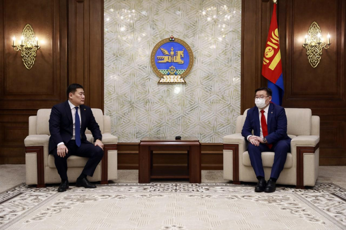 Монгол Улсын Ерөнхий сайд Л.Оюун-Эрдэнэ УИХ-ын дарга Г.Занданшатарт бараалхлаа