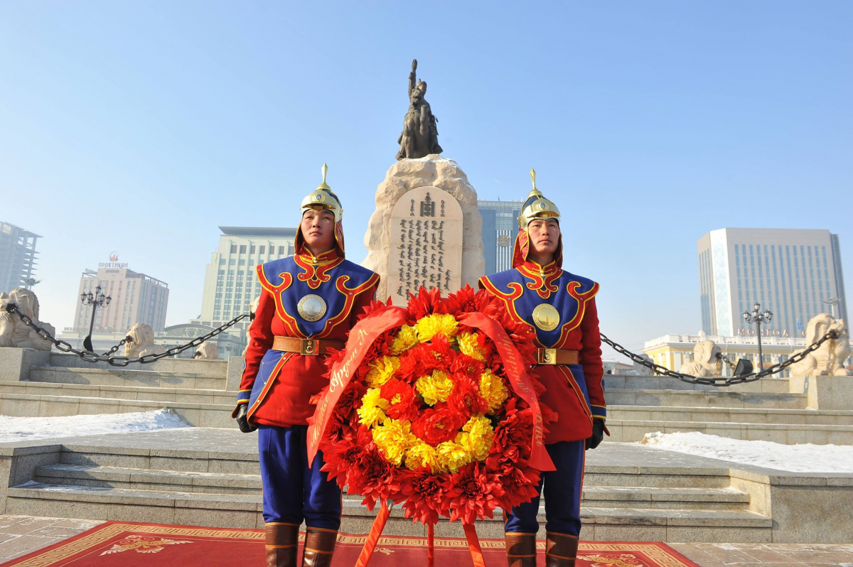 Дамдины Сүхбаатарын мэндэлсний өдөр тохиож байна