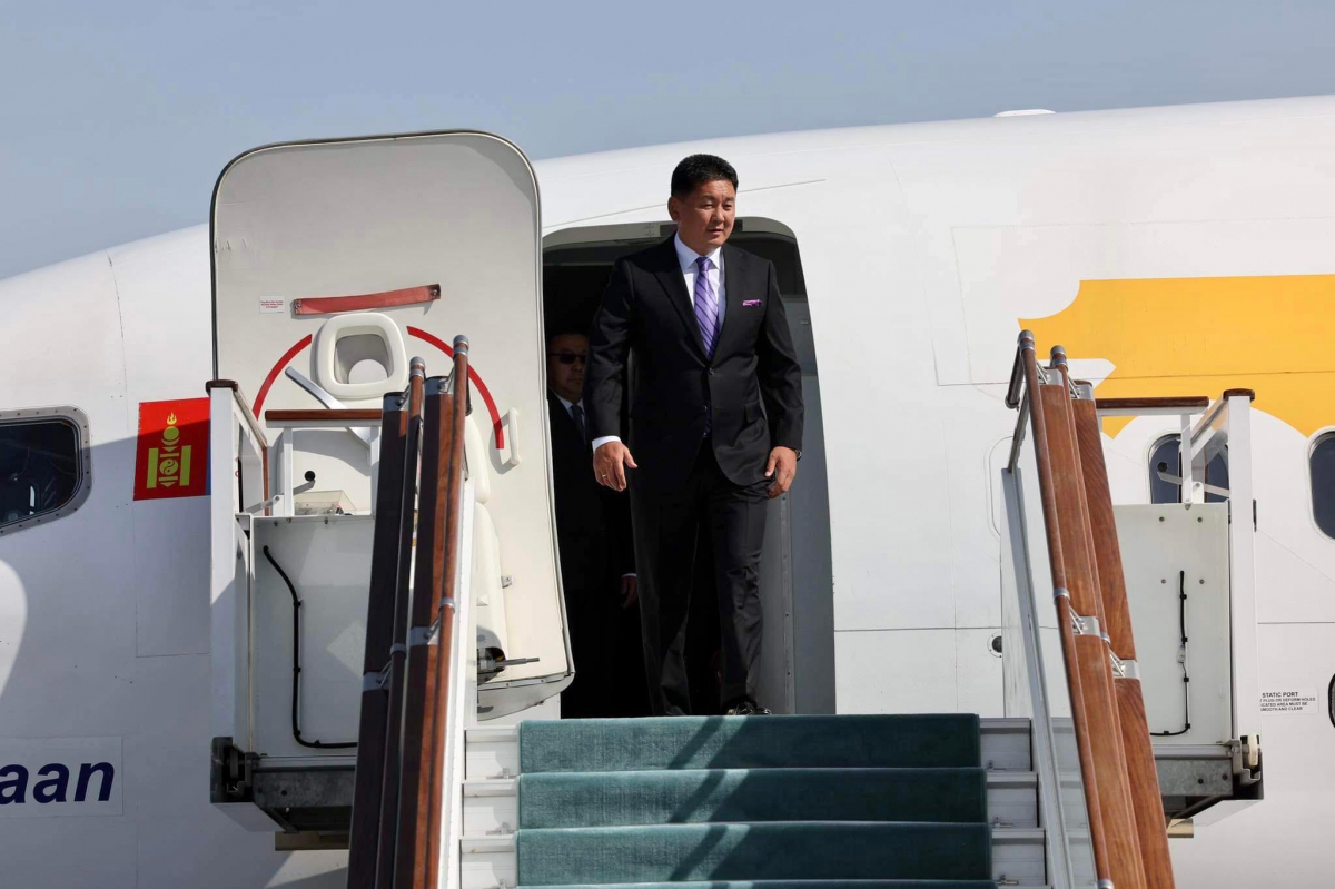 Монгол Улсын Ерөнхийлөгч У.Хүрэлсүх Бүгд Найрамдах Узбекистан Улсад хүрэлцэн ирлээ
