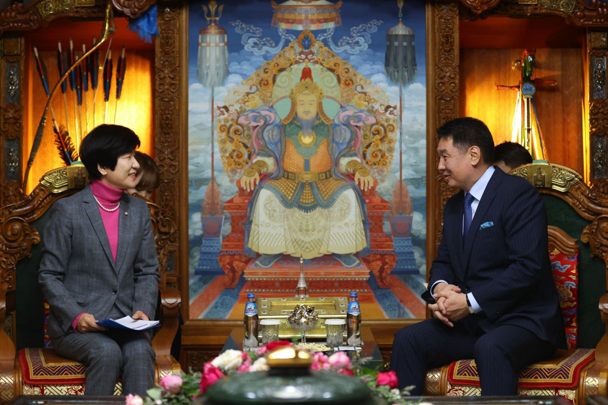 Монгол Улсын Ерөнхийлөгч У.Хүрэлсүх БНСУ-ын Үндэсний Ассамблейн дэд даргыг хүлээн авч уулзав