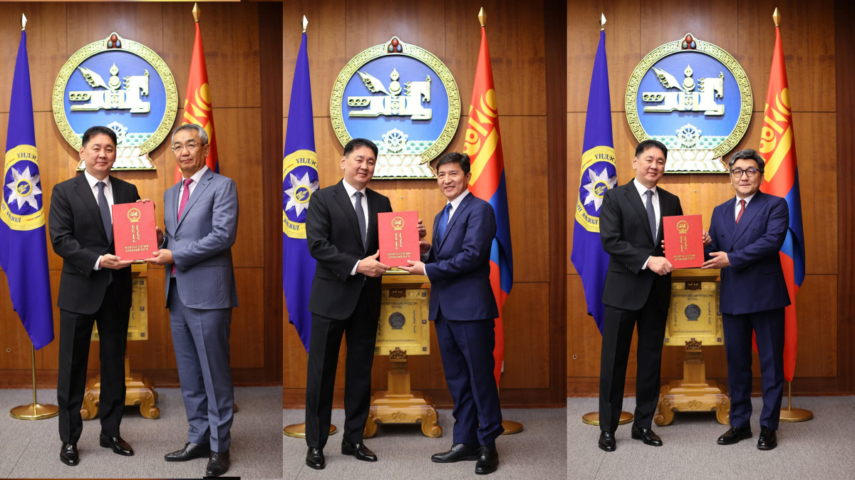 Элчин сайд нарт Итгэмжлэх жуух бичгийг нь гардууллаа.