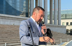 Г.Занданхүү: Хулгай хийгээд байгаа тул зайлж далд ороочээ...