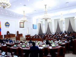 Цусны донорын тухай болон Эрхтэн, эд, эс шилжүүлэн суулгах тухай хуулийн төслүүдийн хэлэлцэх эсэхийг хэлэлцлээu