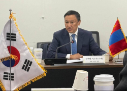 Эрүүл мэндийн сайд Ж.Чинбүрэн БНСУ-д ажлын айлчлал хийж байна.