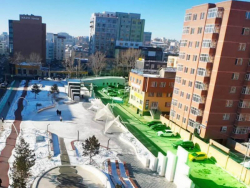 Зах, худалдааны төвүүд зогсоолоо нэмэгдүүлж эхэллээ