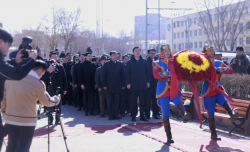 Монгол төрийн нэрт зүтгэлтэн Жамбын Батмөнхийн мэндэлсний 100 жилийн ой өнөөдөр тохиож байна.