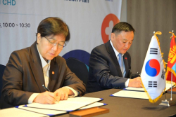 ЭМ-ийн сайд Ж.Чинбүрэн, БНСУ-ын Эрүүл мэнд, халамжийн сайд Жон Ин Гёнтой уулзав.