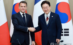 БНСУ-ын Ерөнхийлөгч Ли Жэ Мён, Францын Ерөнхийлөгч Эммануэл Макрон нар хамтран ажиллахаар тохиролцлоо. 