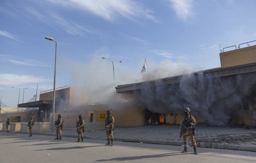 Багдад дахь АНУ-ын Элчин сайдын яам пуужингийн цохилтод өртжээ
