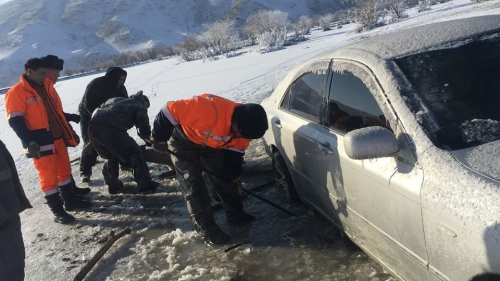 Гол мөрний мөсөн дээгүүр зорчихгүй байхыг анхааруулж байна