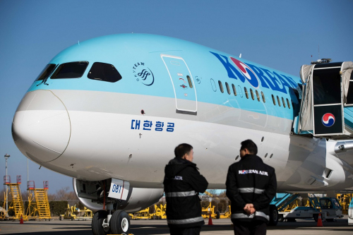 КОВИД-19 | "Korean Air"-н үйлчлэгч 800 гаруй хүнд халдвар тараасан байж болзошгүй