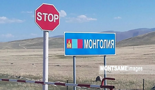 Орос-Монголын хил дээр ирсэн оюутнуудыг тусгай автобусаар татан авлаа