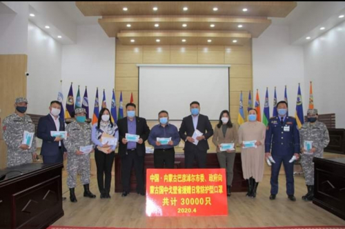 ӨМӨЗО-ны Баяннуур хотоос 30000 ширхэг амны хаалт хандивлав