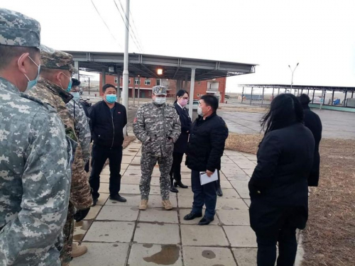 ОХУ-аар дамжин Алтанбулаг боомтоор орж ирж буй тээврийн жолооч нарыг хянаж байна