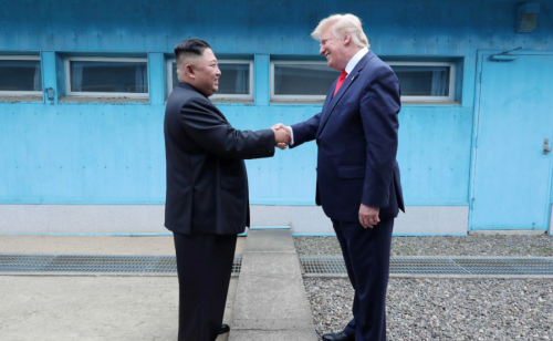 Д.Трамп: Ким Жөн Уныг сайн байгаад баяртай байна