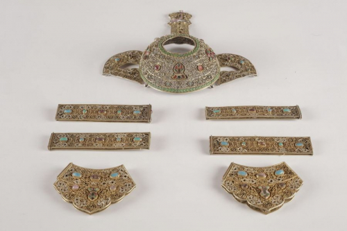 Эхнэр хүний толгойн боолт, хавчаар