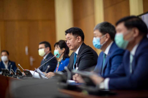 Бид халдварт өвчний аюул заналд амьдарч байгаагаа мартаж болохгүй