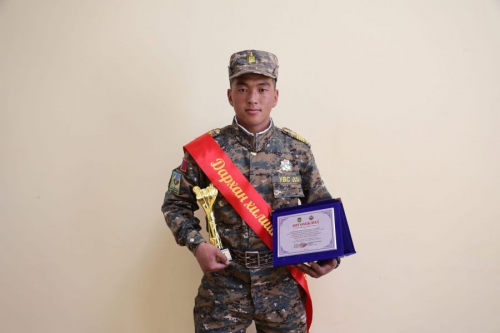 Б.Цогтгэрэл “Онц хилчин цол”-той цэргийн албаа хаажээ