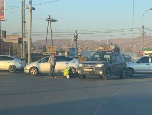 Замын цагдааг мөргөсөн ЖОЛООЧИД ХЭРЭГ ҮҮСГЭН шалгаж байна