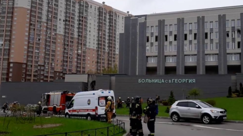 Коронавирусний халдвартай өвчтөнүүдийг эмчилж байсан эмнэлэгт гал гарч, таван хүн амиа алджээ