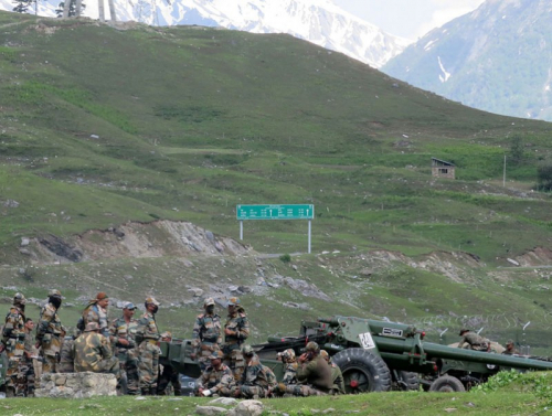 Хятад, Энэтхэгийн нийт 60 орчим цэрэг амиа алджээ