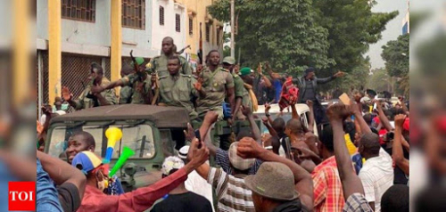 Малид үймээн дэгдээсэн цэргийнхэн ерөнхийлөгчийг баривчилжээ